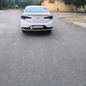 Hyundai Elantra 2019