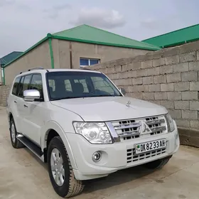 Mitsubishi Pajero 2014