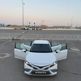 Toyota Camry 2021