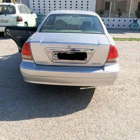 Mitsubishi Galant 2003