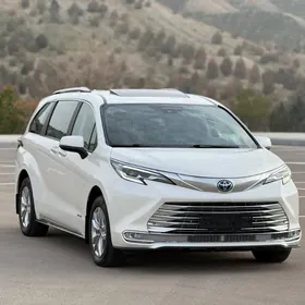 Toyota Sienna 2022