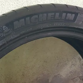 Michelin 245.40.18  265.35.18