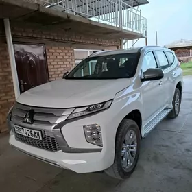 Mitsubishi Montero Sport 2023