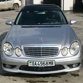 Mercedes-Benz E500 2004