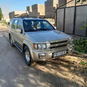 Infiniti QX4 1999