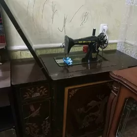 Tikiṣ maṣin