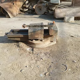 TOKARNY TISGI