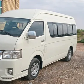 Toyota Hiace 2012