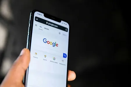 Google Android-de gözleg wijetiniň dizaýnyny üýtgetdi