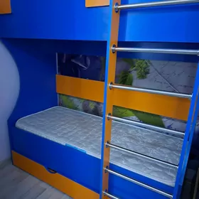 двухярустная кровать