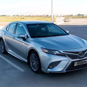 Toyota Camry 2019