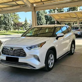Toyota Highlander 2021