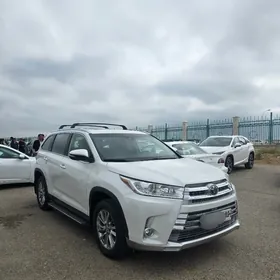 Toyota Highlander 2019