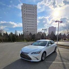 Lexus ES 350 2019