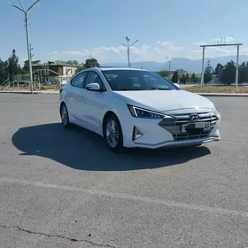 Hyundai Elantra 2020