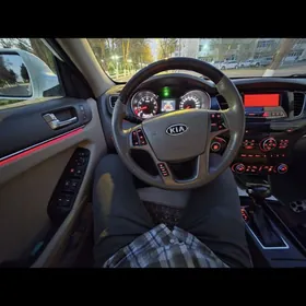 Kia Cadenza 2013