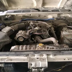 Mitsubishi Pajero 1991