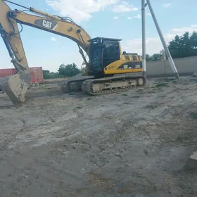Caterpillar Excavator 2005