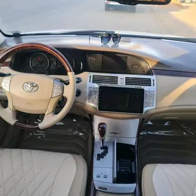 Toyota Avalon 2010