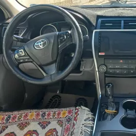 Toyota Camry 2016