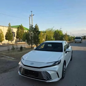 Toyota Camry 2025