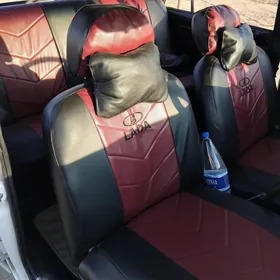 Lada salon