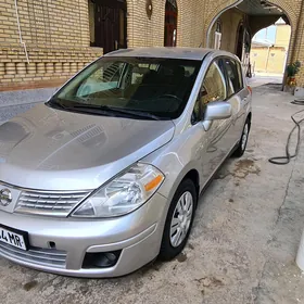 Nissan Versa 2011