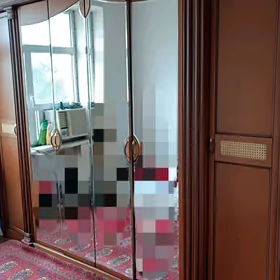 Шкаф