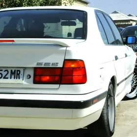 BMW 525 1990