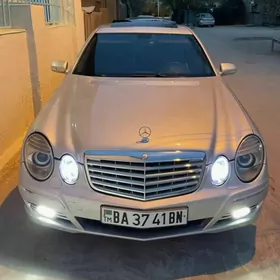 Mercedes-Benz E320 2004