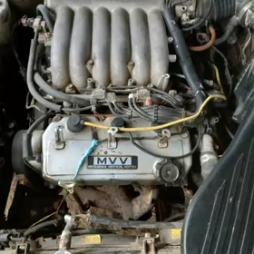 Mitsubishi Diamante 1996