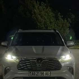Toyota Highlander 2022