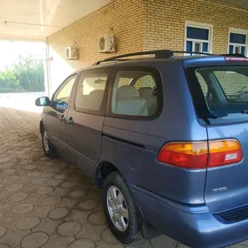 Toyota Sienna 2000