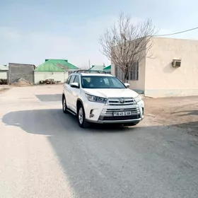 Toyota Highlander 2016
