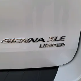 Toyota Sienna 2004