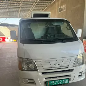Nissan Urvan 2008