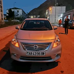 Nissan Versa 2014