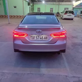 Toyota Camry 2021