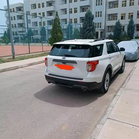 Ford Explorer 2022