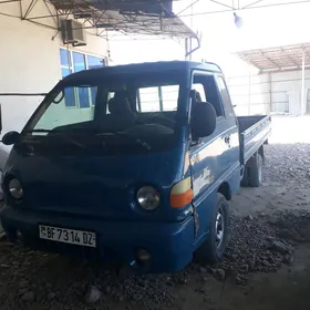 Hyundai H100 2000