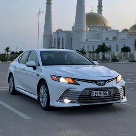 Toyota Camry 2022
