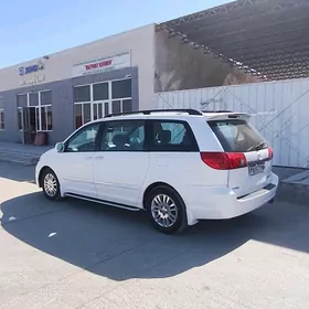 Toyota Sienna 2004