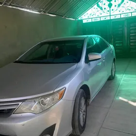 Toyota Camry 2014