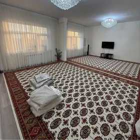 8 MKR POLU ELITKA 4 KOMNAT