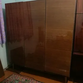 Şifonýer, ýük salynýan
