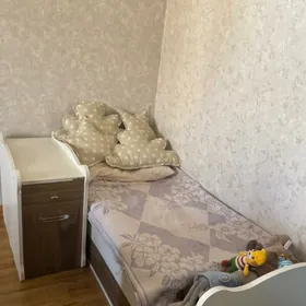 кровать