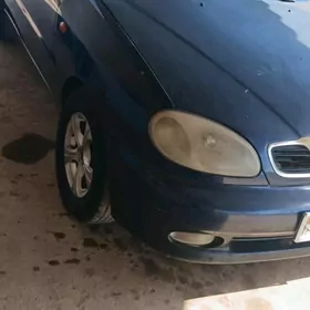 Daewoo Lanos 2001