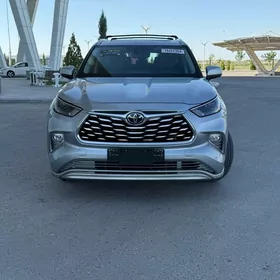 Toyota Highlander 2022