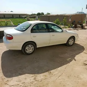 Kia Sephia 2001
