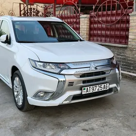 Mitsubishi Outlander 2022